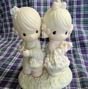 Vtg Precious Moments 1985 "To My Forever Friend" Figurine In Very Good Condition